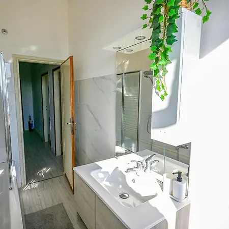 Apartamento B&B Apartaments Novoli Guidoni 10 Min To Center Airport Tram T2 Airport Ac Wifi No Ztl *